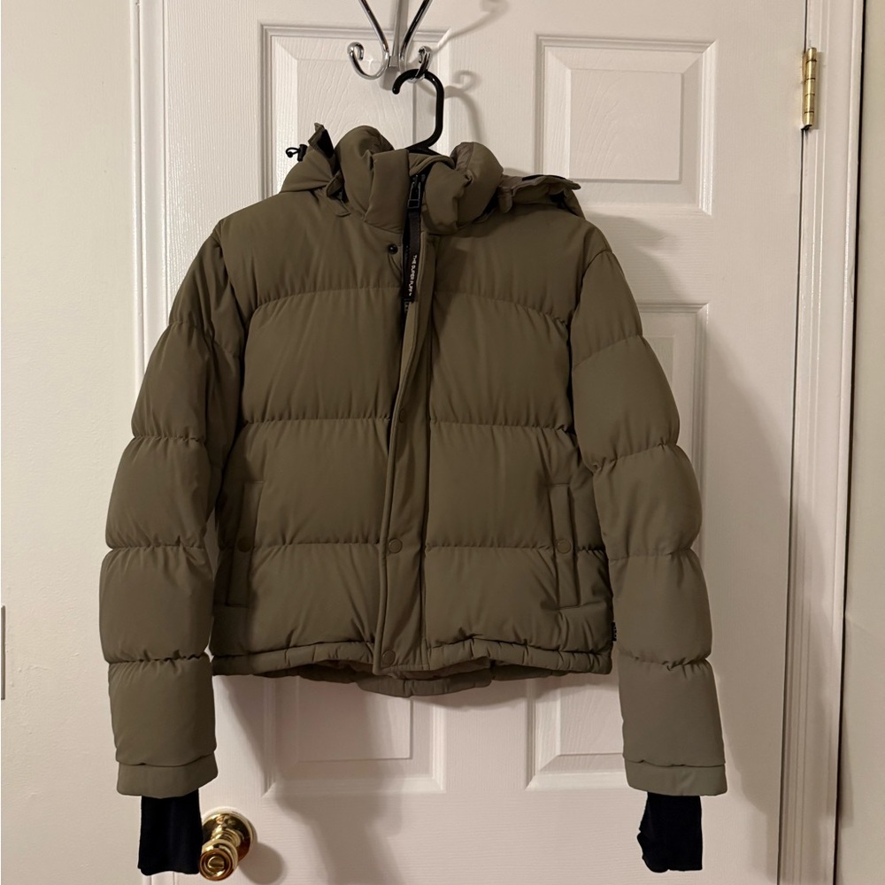 Aritzia The Super Puff™ Shorty - Olive
